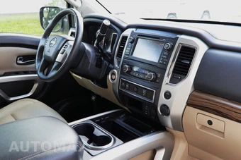 2017 Nissan TITAN SL Crew Cab Short Bed - miniatura 28