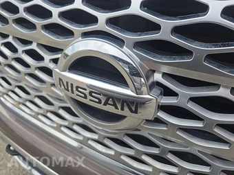 2017 Nissan TITAN SL Crew Cab Short Bed - miniatura 15