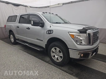 2017 Nissan TITAN SV Crew Cab Extra Short Bed - miniatura 3