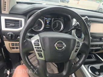 2017 Nissan TITAN SV Crew Cab Short Bed - miniatura 10
