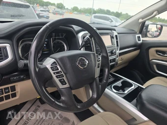 2017 Nissan TITAN SV Crew Cab Short Bed - miniatura 11
