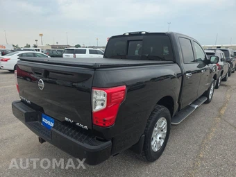2017 Nissan TITAN SV Crew Cab Short Bed - miniatura 4
