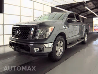 2017 Nissan TITAN SV Crew Cab Short Bed
