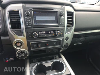 2017 Nissan TITAN SV Crew Cab Short Bed - miniatura 11
