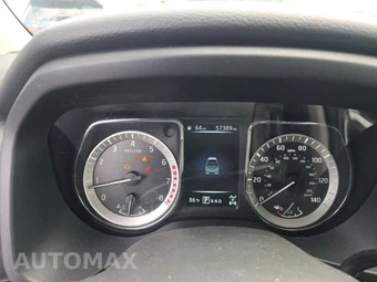 2017 Nissan TITAN SV Crew Cab Short Bed - miniatura 12