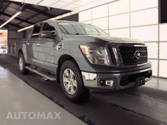 2017 Nissan TITAN SV Crew Cab Short Bed - miniatura 3