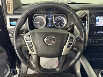 2017 Nissan TITAN SV Crew Cab Short Bed - miniatura 12