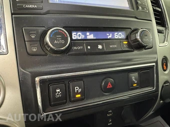 2017 Nissan TITAN SV Crew Cab Short Bed - miniatura 19