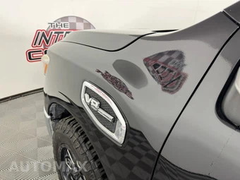 2017 Nissan TITAN SV Crew Cab Short Bed - miniatura 21