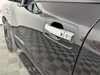 2017 Nissan TITAN SV Crew Cab Short Bed - miniatura 22