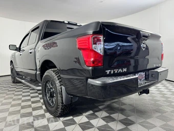 2017 Nissan TITAN SV Crew Cab Short Bed - miniatura 24