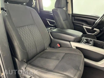 2017 Nissan TITAN SV Crew Cab Short Bed - miniatura 31