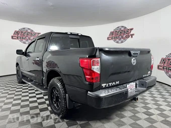 2017 Nissan TITAN SV Crew Cab Short Bed - miniatura 5