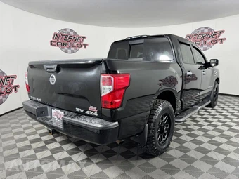 2017 Nissan TITAN SV Crew Cab Short Bed - miniatura 7