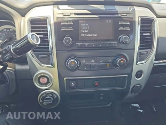 2017 Nissan TITAN SV Crew Cab Short Bed - miniatura 10