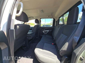 2017 Nissan TITAN SV Crew Cab Short Bed - miniatura 13