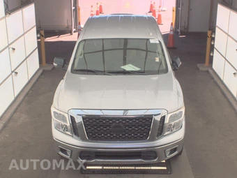 2017 Nissan TITAN SV Crew Cab Short Bed - miniatura 2