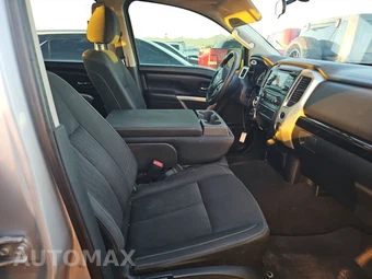 2017 Nissan TITAN SV Crew Cab Short Bed - miniatura 8