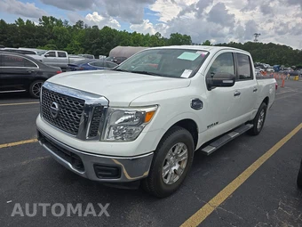 2017 Nissan TITAN SV Crew Cab Short Bed