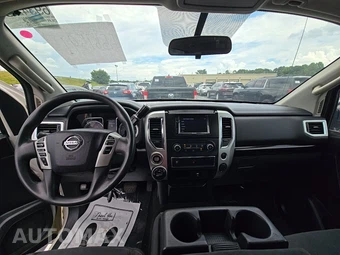 2017 Nissan TITAN SV Crew Cab Short Bed - miniatura 11