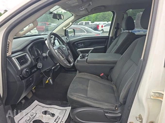 2017 Nissan TITAN SV Crew Cab Short Bed - miniatura 7