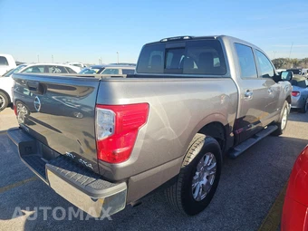 2017 Nissan TITAN SV Crew Cab Short Bed - miniatura 4