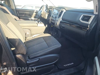 2017 Nissan TITAN SV Crew Cab Short Bed - miniatura 8