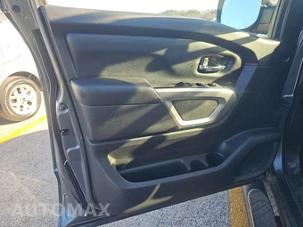 2017 Nissan TITAN SV Crew Cab Short Bed - miniatura 9
