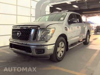 2017 Nissan TITAN SV Crew Cab Short Bed