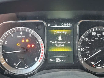 2017 Nissan TITAN SV Crew Cab Short Bed - miniatura 12