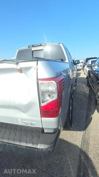 2017 Nissan TITAN SV Crew Cab Short Bed - miniatura 25