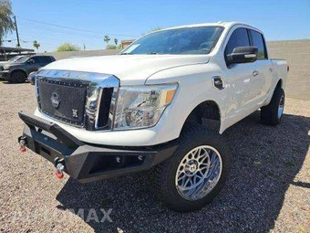 2017 Nissan TITAN SV Crew Cab Short Bed