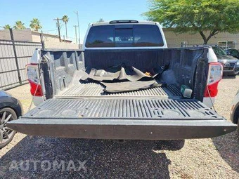 2017 Nissan TITAN SV Crew Cab Short Bed - miniatura 14