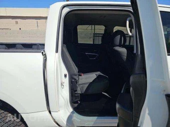2017 Nissan TITAN SV Crew Cab Short Bed - miniatura 16