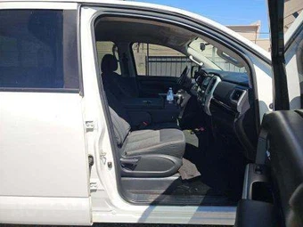 2017 Nissan TITAN SV Crew Cab Short Bed - miniatura 18