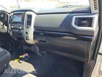 2017 Nissan TITAN SV Crew Cab Short Bed - miniatura 19