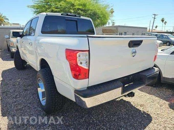 2017 Nissan TITAN SV Crew Cab Short Bed - miniatura 2