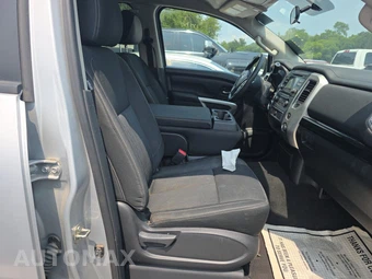2017 Nissan TITAN SV Crew Cab Short Bed - miniatura 8