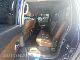 2017 Nissan TITAN XD Platinum Reserve Crew Cab Medium Bed - miniatura 13