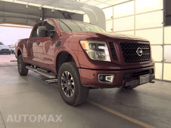 2017 Nissan TITAN XD PRO-4X Crew Cab Medium Bed - miniatura 3