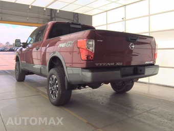 2017 Nissan TITAN XD PRO-4X Crew Cab Medium Bed - miniatura 6