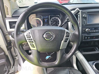 2017 Nissan TITAN XD PRO-4X Crew Cab Medium Bed - miniatura 10