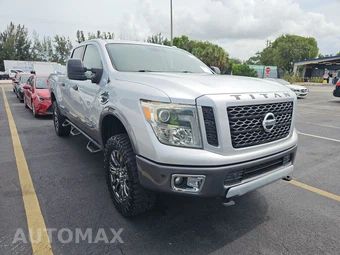 2017 Nissan TITAN XD PRO-4X Crew Cab Medium Bed - miniatura 3