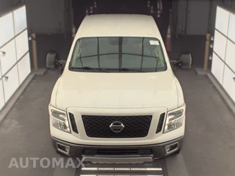 2017 Nissan TITAN XD PRO-4X Crew Cab Medium Bed - miniatura 2