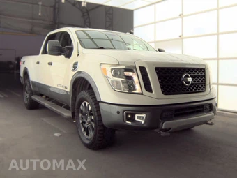 2017 Nissan TITAN XD PRO-4X Crew Cab Medium Bed - miniatura 3