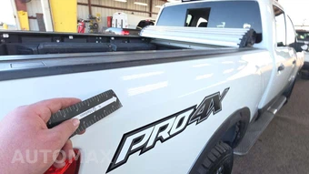 2017 Nissan TITAN XD PRO-4X Crew Cab Medium Bed - miniatura 32
