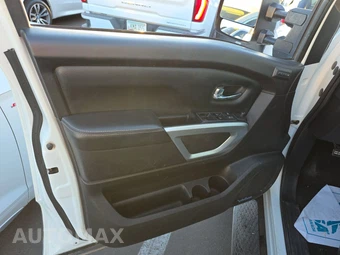 2017 Nissan TITAN XD PRO-4X Crew Cab Medium Bed - miniatura 9