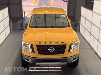 2017 Nissan TITAN XD PRO-4X Crew Cab Medium Bed – miniatura 2