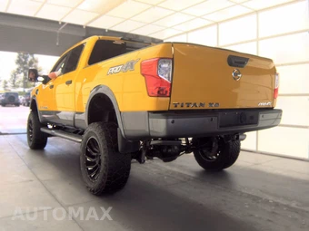 2017 Nissan TITAN XD PRO-4X Crew Cab Medium Bed – miniatura 6