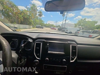 2017 Nissan TITAN XD S Crew Cab Medium Bed - miniatura 10